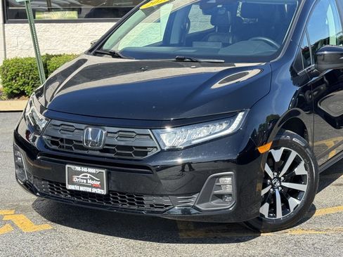 Used 2025 Honda Odyssey EX-L image 3