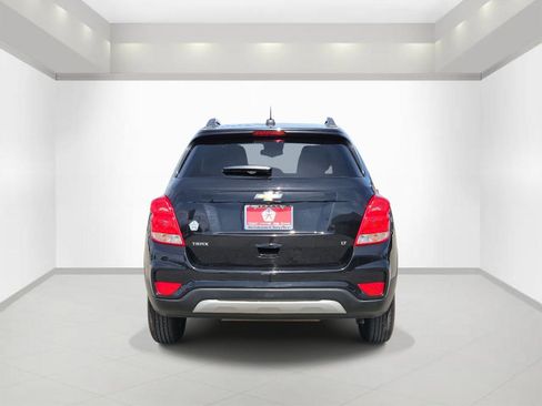 Used 2020 Chevrolet Trax LT w/ LT Convenience Package image 5
