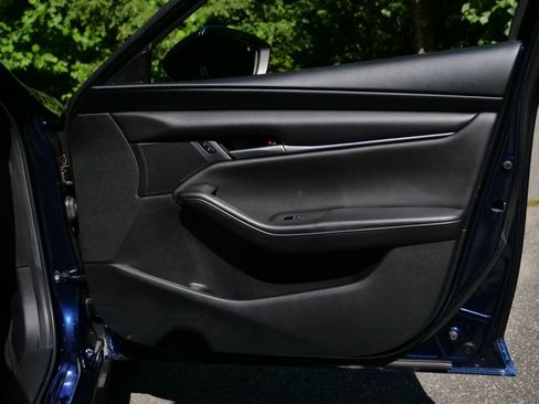 Used 2021 MAZDA MAZDA3 s FWD image 33