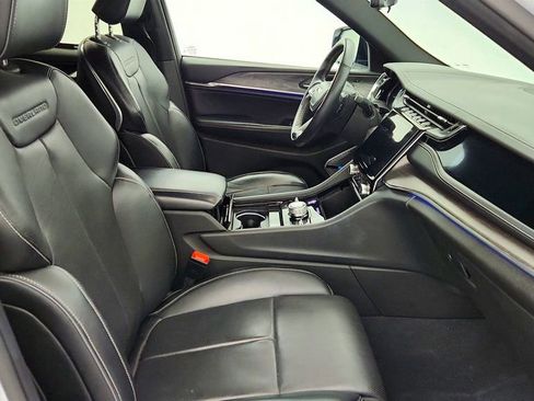 Used 2023 Jeep Grand Cherokee Overland w/ Adv Protech Group III image 23