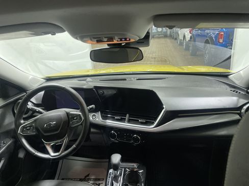 Used 2025 Chevrolet Trax ACTIV w/ Sunroof Package image 23