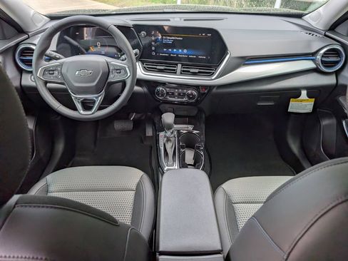 New 2026 Chevrolet Trax LT w/ Driver Confidence Package FWD image 5