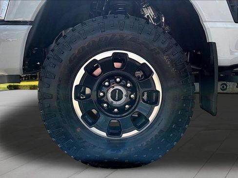 New 2026 Ford F250 Lariat w/ Tremor Off-Road Package AWD/4WD image 10