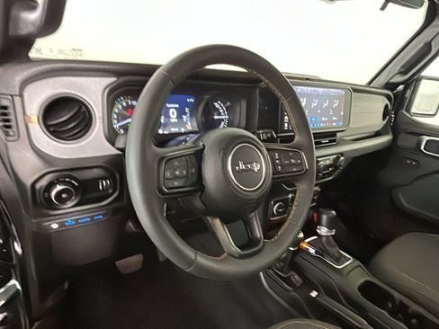 Used 2024 Jeep Wrangler Unlimited w/ Convenience Group AWD/4WD image 16