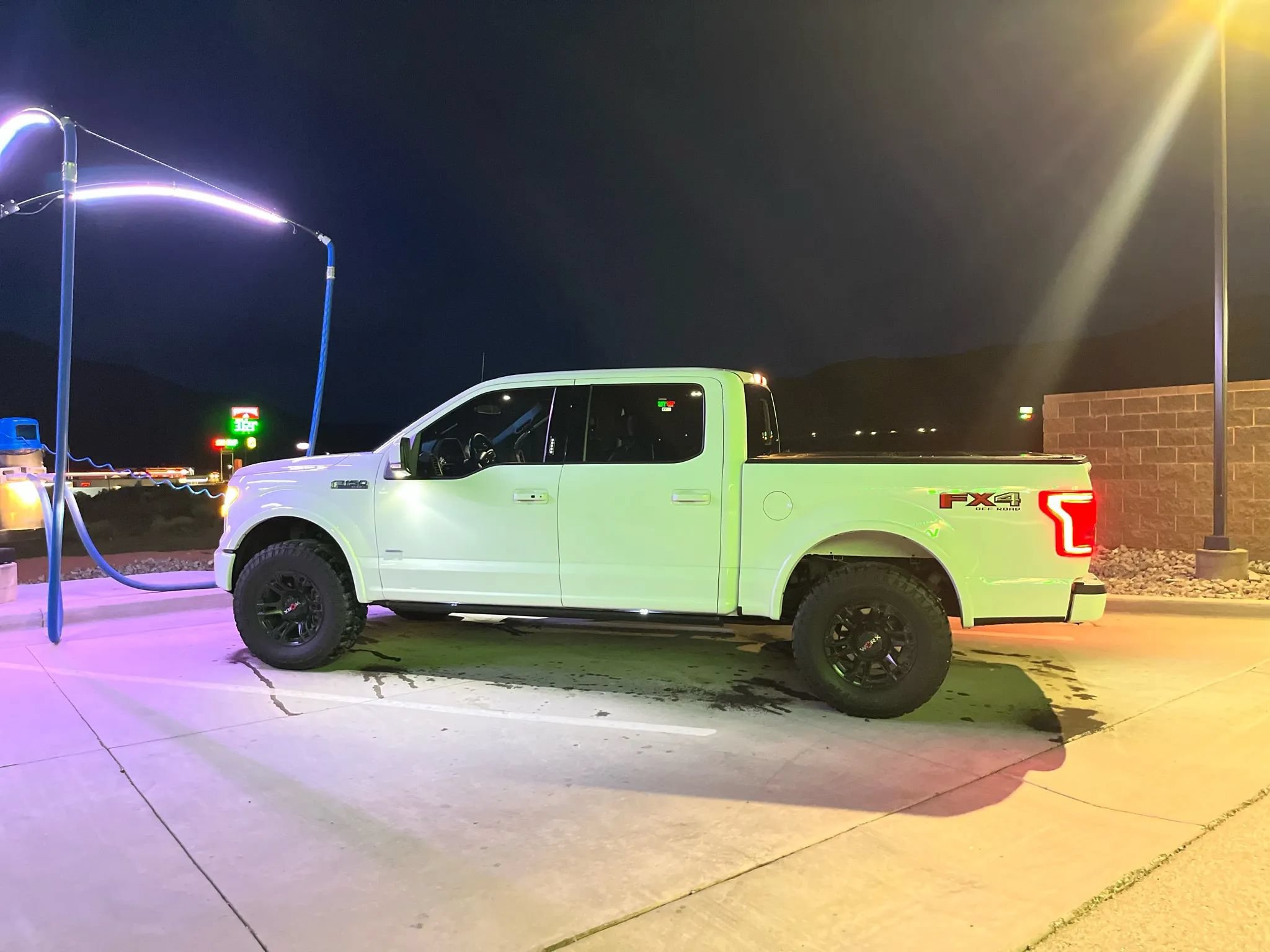 Used 2017 Ford F150 Lariat AWD/4WD image 19