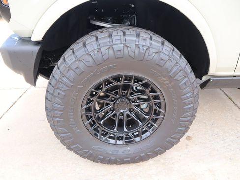 New 2026 Ford Bronco Outer Banks AWD/4WD image 18