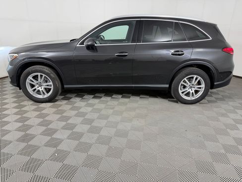 Used 2023 Mercedes-Benz GLC 300 4MATIC image 2
