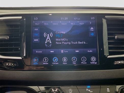 Used 2018 Chrysler Pacifica Touring Plus w/ S Appearance Package image 15