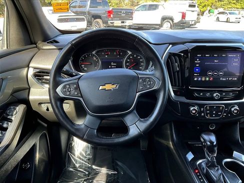 Certified 2022 Chevrolet Traverse LT image 9