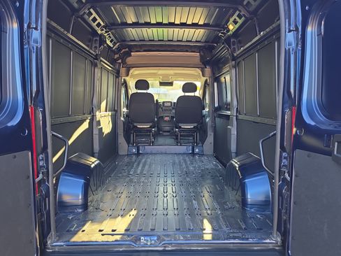 Used 2025 RAM ProMaster 2500 w/ Upfitter's Prep Package FWD image 7