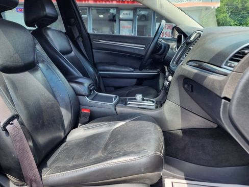 Used 2015 Chrysler 300 Limited RWD image 20
