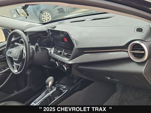 Used 2025 Chevrolet Trax ACTIV w/ Driver Confidence Package FWD image 31