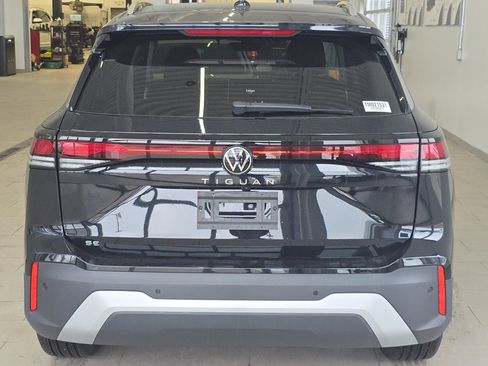 New 2026 Volkswagen Tiguan SE image 14