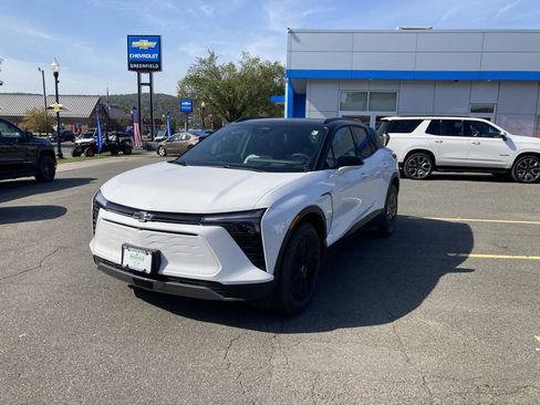 New 2026 Chevrolet Blazer EV LT image 3