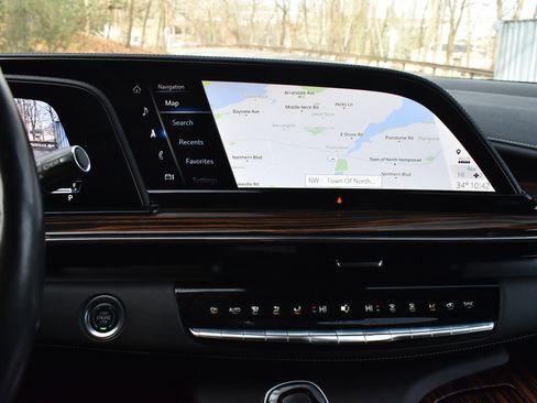 Used 2023 Cadillac Escalade ESV Luxury image 38