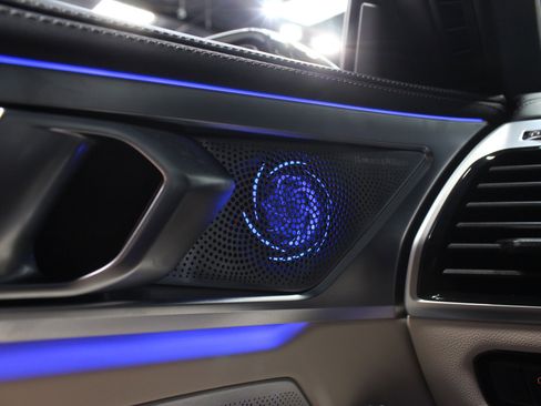 Used 2022 BMW M850i xDrive Convertible w/ M Carbon Exterior Package image 78