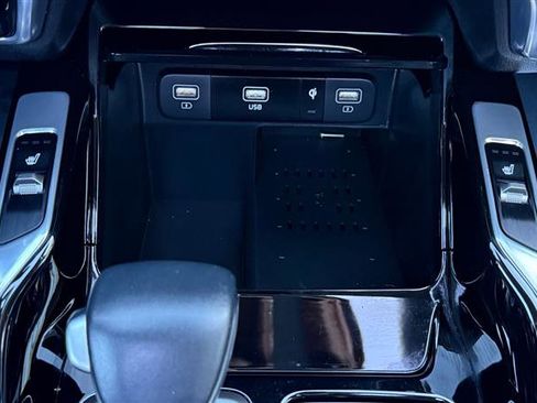 Used 2023 Kia Sorento SX image 28