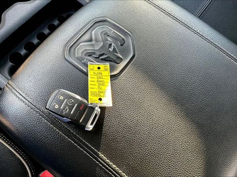 Used 2022 RAM 2500 Laramie AWD/4WD image 35