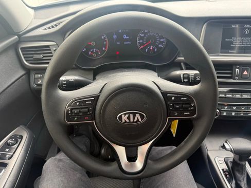 Used 2018 Kia Optima LX image 12