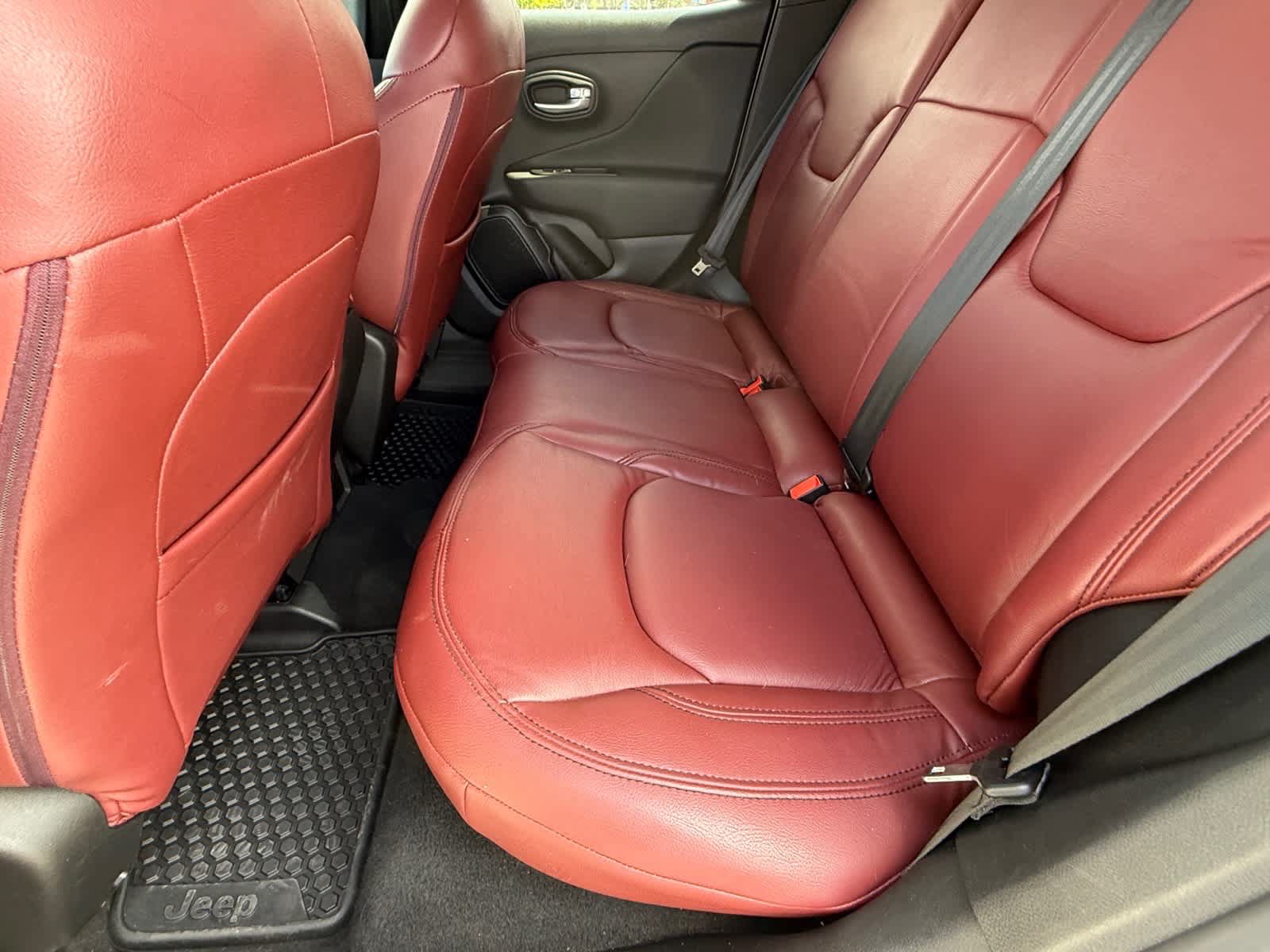 Used 2023 Jeep Renegade Latitude AWD/4WD image 11