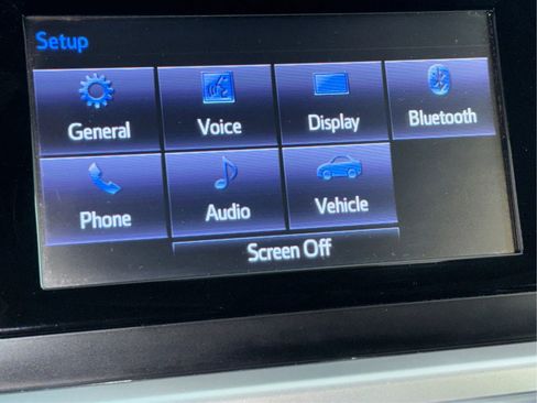 Used 2018 Toyota Highlander LE image 42