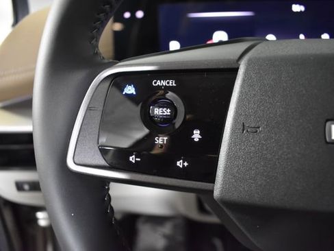 Certified 2025 Nissan Murano Platinum AWD/4WD image 16
