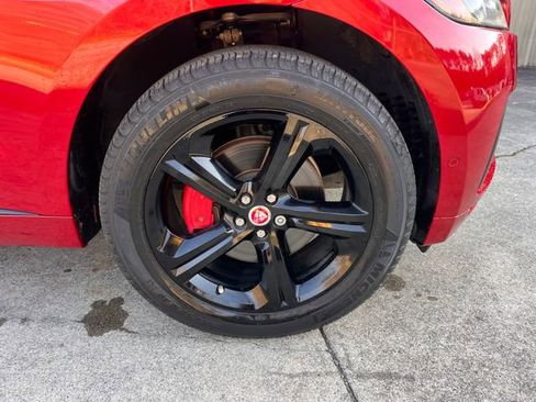 Used 2018 Jaguar F-PACE S image 40