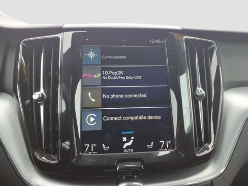Used 2018 Volvo XC60 T6 Momentum AWD/4WD image 19