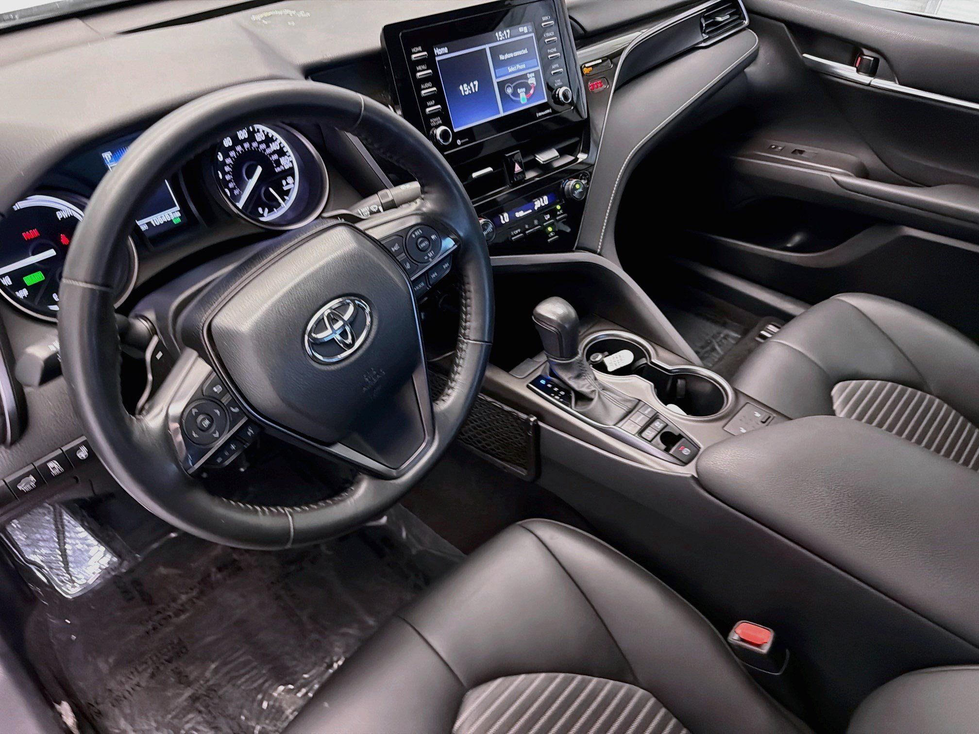 Used 2024 Toyota Camry SE w/ Cold Weather Package FWD image 7