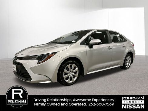 Used 2025 Toyota Corolla LE image 1