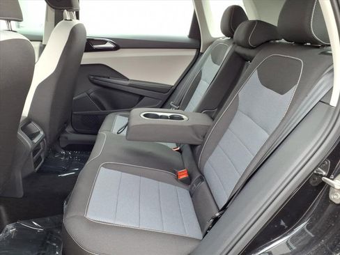 New 2026 Volkswagen Taos S image 5