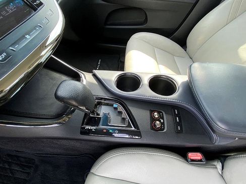 Used 2015 Toyota Avalon XLE image 13
