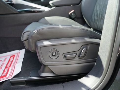 Used 2025 Audi SQ5 Premium Plus AWD/4WD image 12
