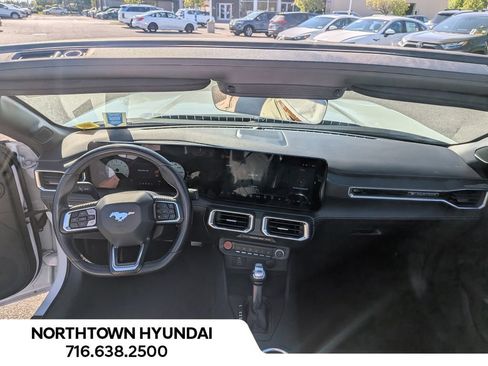 Used 2025 Ford Mustang Premium RWD image 9