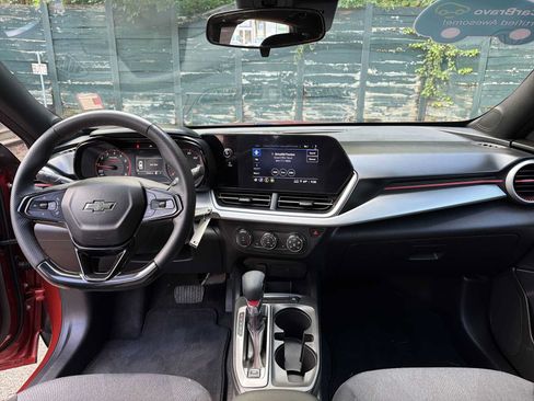 Certified 2024 Chevrolet Trax RS w/ Driver Confidence Package FWD image 18