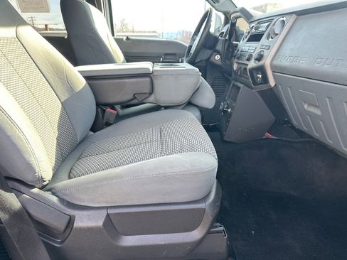 Used 2014 Ford F250 XLT w/ XLT Interior Package image 9