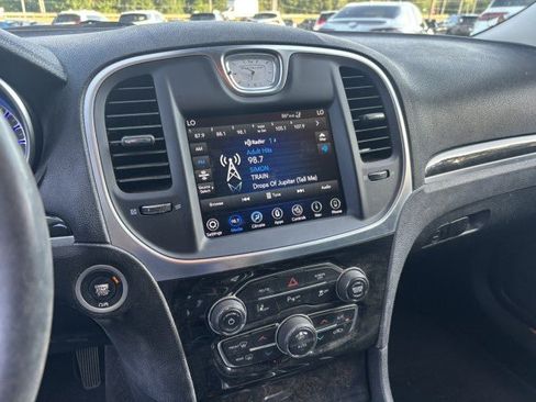 Used 2018 Chrysler 300 Limited w/ Safetytec Plus Group RWD image 12