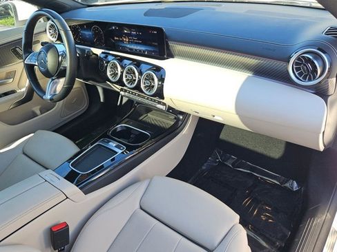 Used 2025 Mercedes-Benz CLA 250 4MATIC image 22
