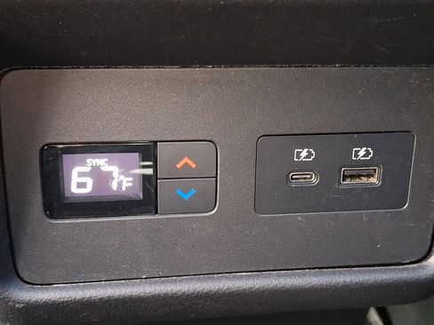 Used 2023 Nissan Rogue SL w/ SL Premium Package image 11