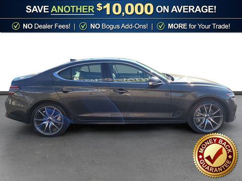 Used 2025 Genesis G70 2.5T image 8