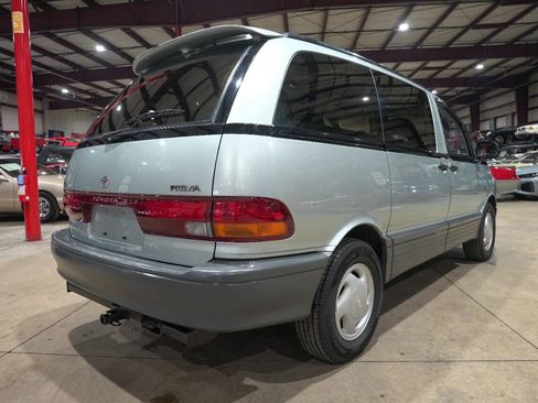Used 1992 Toyota Previa LE image 8