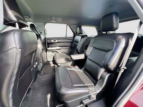 Used 2022 Ford Explorer XLT w/ Equipment Group 202A image 24