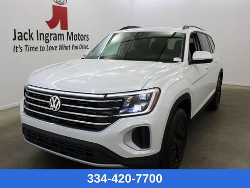 New 2026 Volkswagen Atlas SE image 1