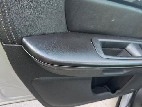 Used 2016 Chevrolet Traverse LT FWD image 12