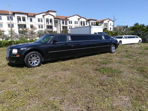 Used 2006 Chrysler 300 Touring RWD image 9