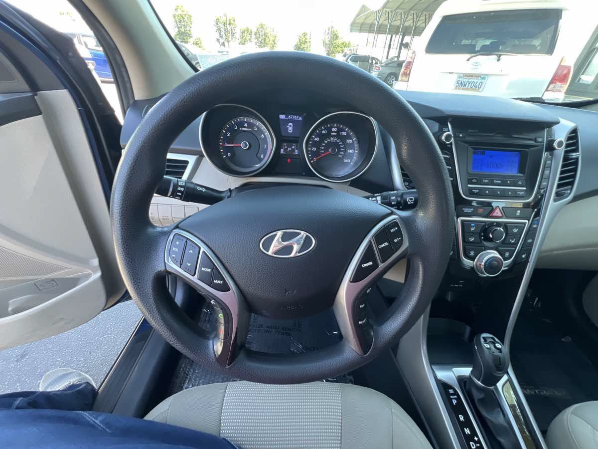 Used 2016 Hyundai Elantra GT FWD image 10