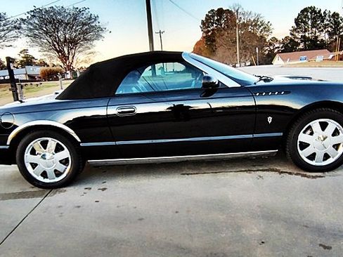 Used 2002 Ford Thunderbird Deluxe image 10