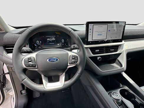 New 2026 Ford Explorer Active RWD image 7