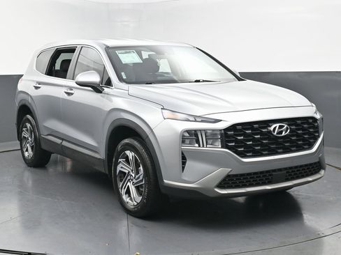Used 2023 Hyundai Santa Fe SE image 3