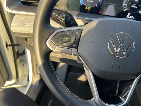 Certified 2025 Volkswagen Tiguan S image 18